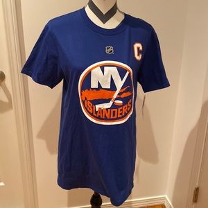 NWT Fanatics NY Islanders “Lee” T-Shirt